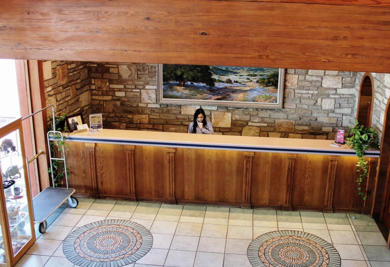 Inn Of The Hills Hotel And Conference Center Kerrville Exterior photo