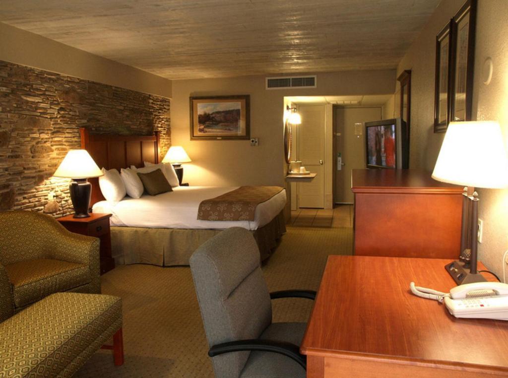 Inn Of The Hills Hotel And Conference Center Kerrville Room photo